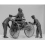 Benz Patent-Motorwagen 1886 with Mrs. Benz & Sons (100% new molds) 1/24