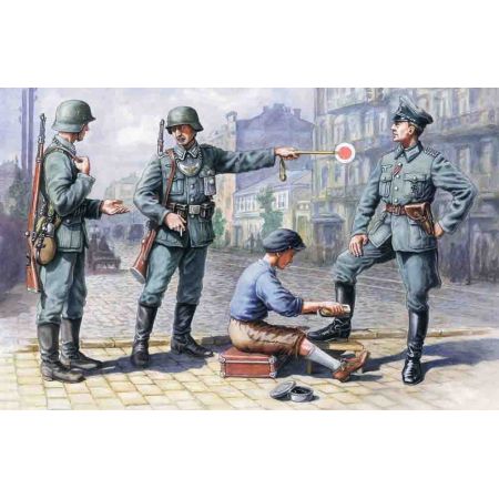 ICM 35561 GERMAN PATROL (1939-1942) (4 FIGURES - 1 OFFICER, 2 SOLDIERS, 1 CIVILIAN) 1:35