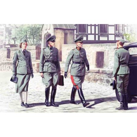ICM 35611 WWII GERMAN STAFF PERSONNEL (4 FIGURES) 1:35